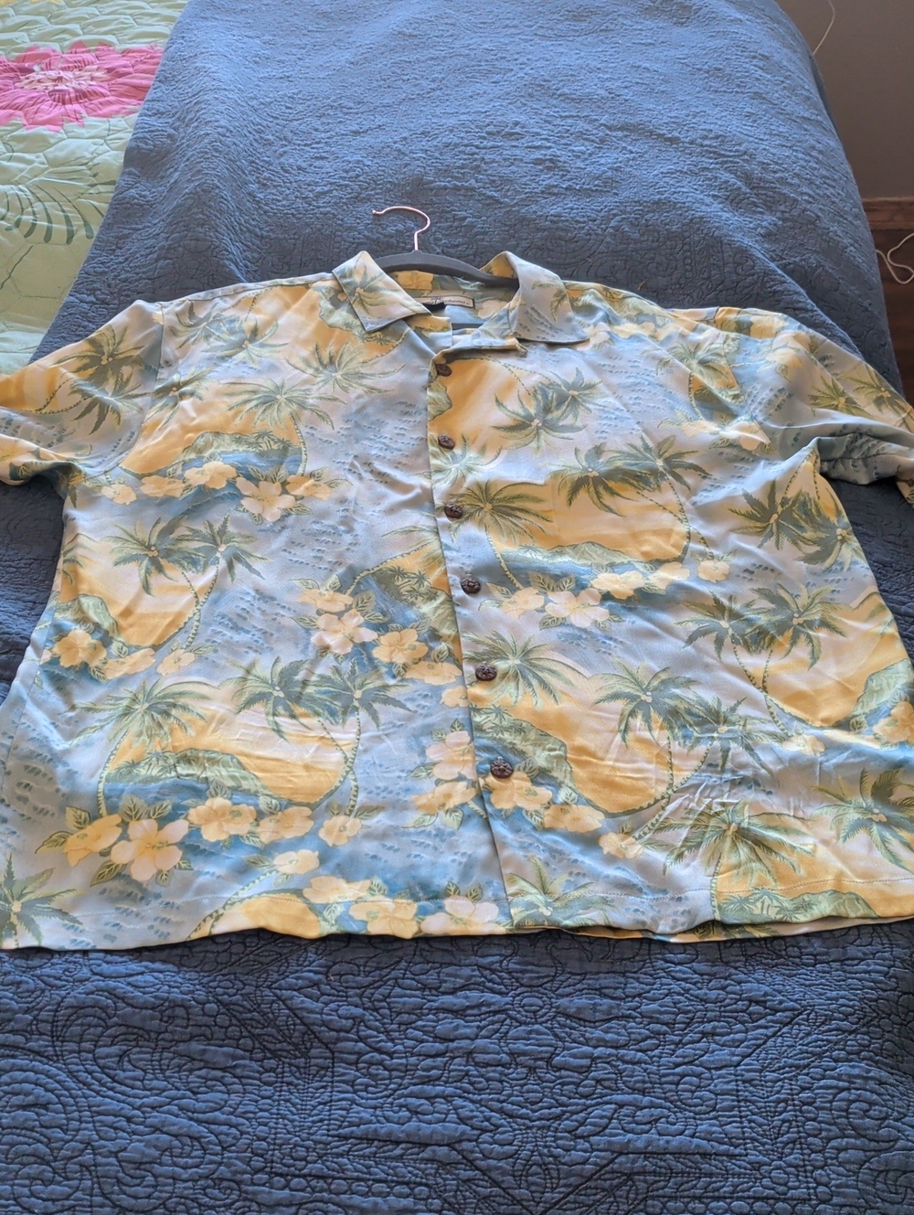 Tommy Bahama Blue & Cream Palm Print Short-Sleeve Button-Up